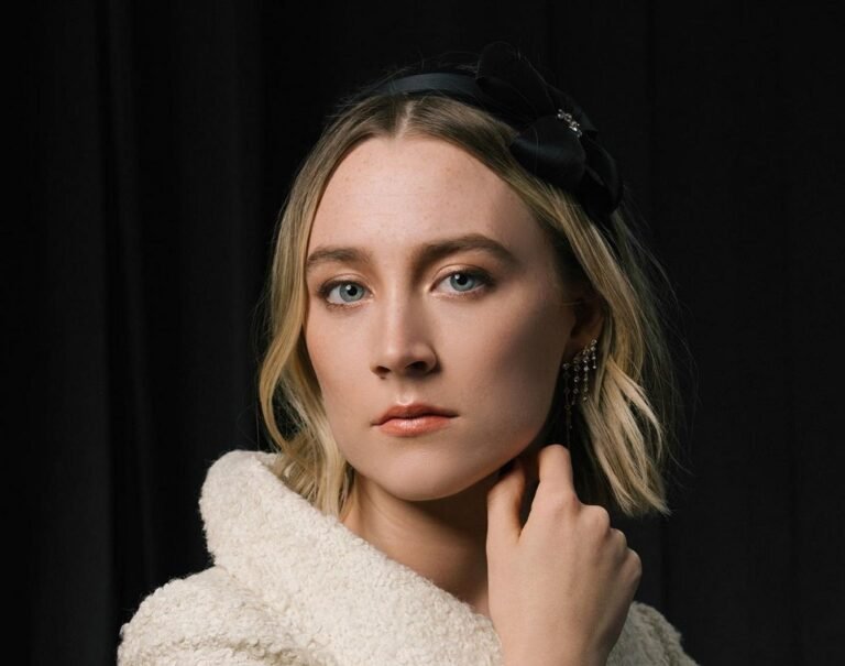 Saoirse Ronan Siblings: Does She Have A Sister? Parents